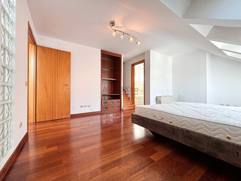 Apartament 3 Camere tip DUPLEX + Terasa Arcul de TRIUMF Bloc 2002